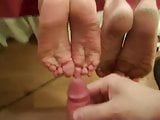 Young cock cums on four mature feet