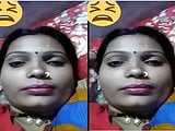 Indian desi village bhabhi showing her boobs on video call