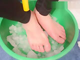 Foot Torture: Feet in Snow for 39 minutes