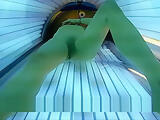 Abonniert 260 Hot Horny Girl masturbates in Public Solarium